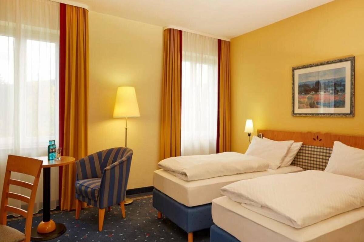 Double Room (Körnberg) | In-room safe, desk, soundproofing, iron/ironing board (on request)