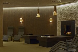 Sauna, steam room, body treatments, aromatherapy, hot stone massages