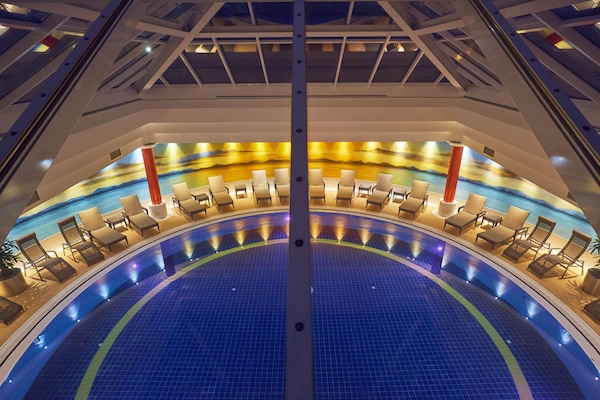 Sauna, baño de vapor, tratamientos corporales y aromaterapia