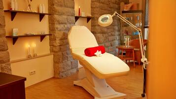 Sauna, steam room, body treatments, aromatherapy, hot stone massages