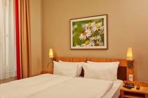 1 bedroom, in-room safe, desk, soundproofing