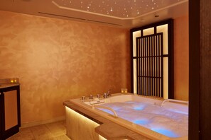 Sauna, steam room, body treatments, aromatherapy, hot stone massages