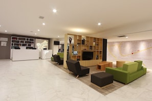 Lobby-Lounge