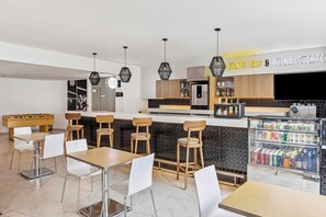 Bar (en la propiedad)