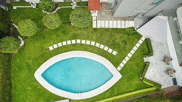 Private pool