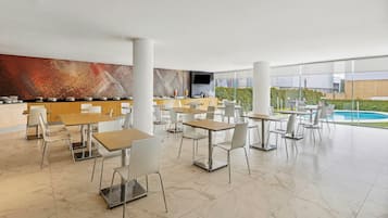 Free daily buffet breakfast