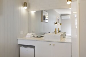 Ducha, artículos de tocador de diseñador, secador de pelo, toallas