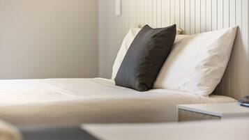 Deluxe Double Room | In-room safe, desk, soundproofing, free WiFi