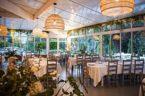 Lunch and dinner served, French cuisine