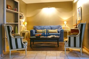 Flat-screen TV - Domaine La Gentilhommière (Satillieu)