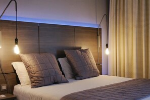 In-room safe, desk, soundproofing, iron/ironing board - Domaine La Gentilhommière (Satillieu)