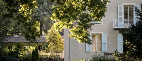 Fachada de la propiedad