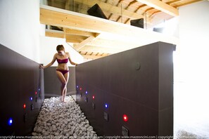 Behandelingskamers voor koppels, een sauna, een bubbelbad, een stoombad