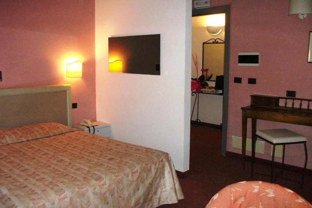 minibar, in-room safe, desk, iron/ironing board