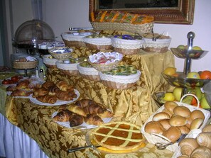 Breakfast buffet