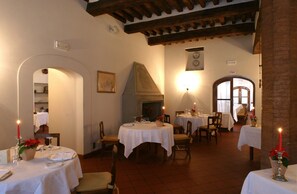 2 restaurants servant le petit déjeuner, spécialités Cuisine italienne