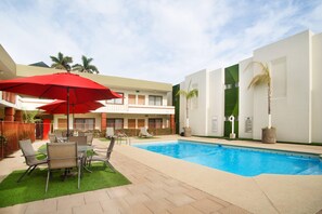 야외 수영장, 일광욕 의자