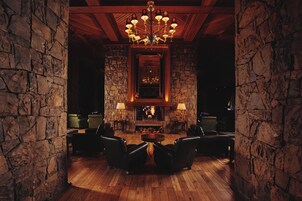 3 restaurantes, é servido café da manhã