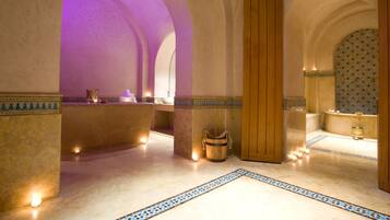 Couples treatment rooms, sauna, hot tub, Turkish bath, body treatments