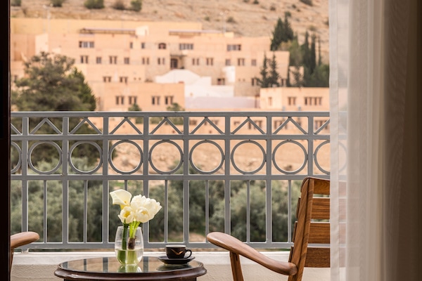 Suite júnior, 1 llit de matrimoni gran | 1 dormitori, roba de llit hipoal·lergògena i minibar gratuït