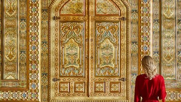 4 restaurants, serveren ontbijt, lunch, diner, internationale gerechten