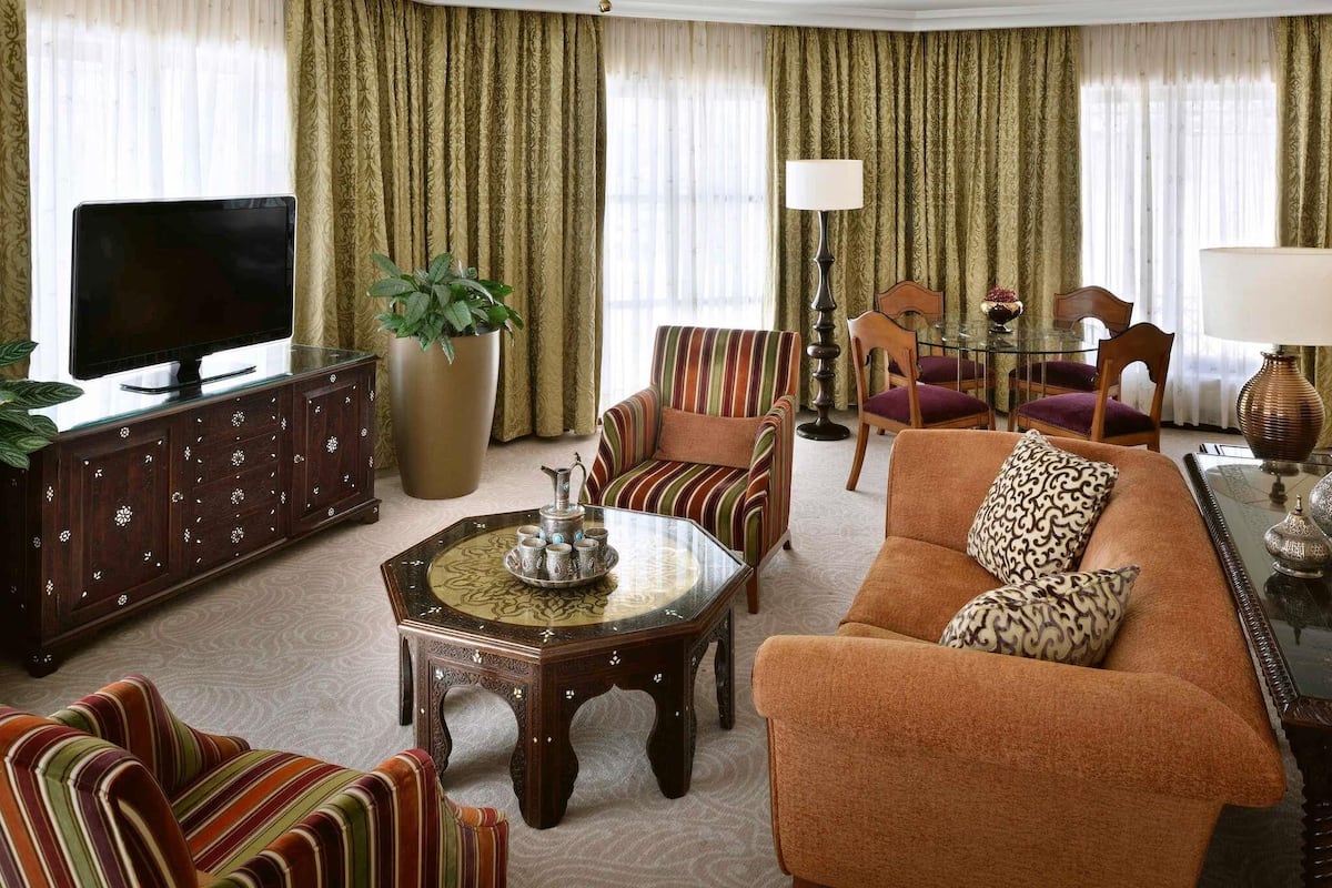 Royal Suite, 1 King Bed | Hypo-allergenic bedding, free minibar, in-room safe