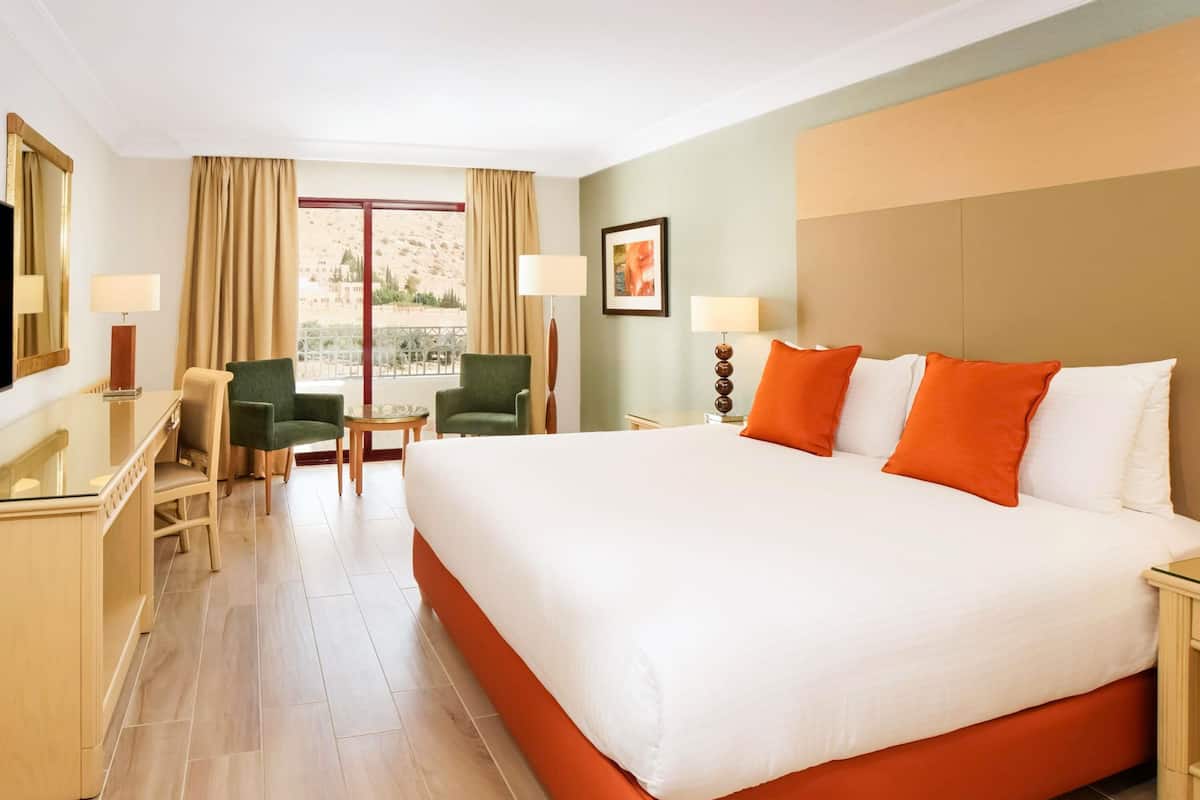 Superior Room, 1 King Bed