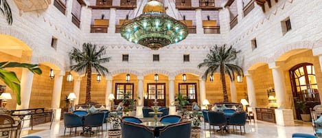 4 restaurants, breakfast, lunch, dinner served; international cuisine