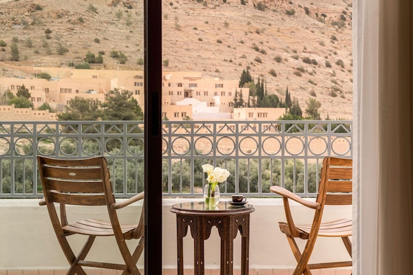 Hypo-allergenic bedding, free minibar, in-room safe