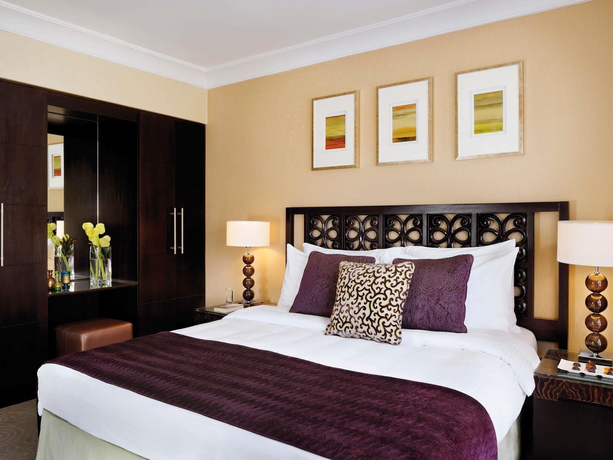 Royal Suite, 1 King Bed | Hypo-allergenic bedding, free minibar, in-room safe