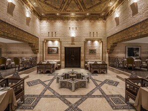 4 restaurants, breakfast, lunch, dinner served; international cuisine