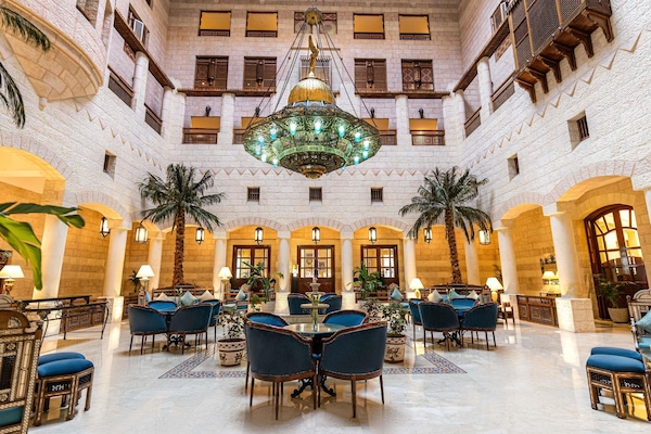 4 restaurants, breakfast, lunch, dinner served; international cuisine