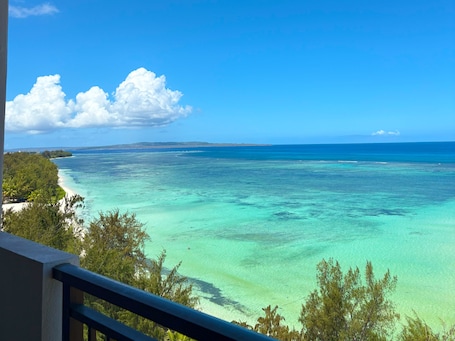 Terrace/patio. Aquarius Beach Tower