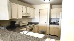 Suite, 2 Bedrooms, 2 Bathrooms, Mountain View | Private kitchen | Fridge, microwave, stovetop, coffee/tea maker