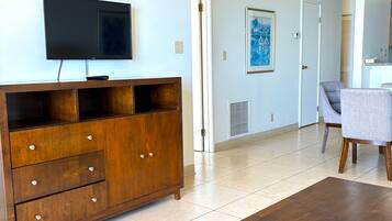 Télévision de 32 pouces avec chaßnes par cùble