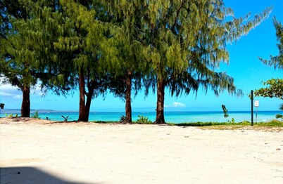 Aquarius Beach Tower