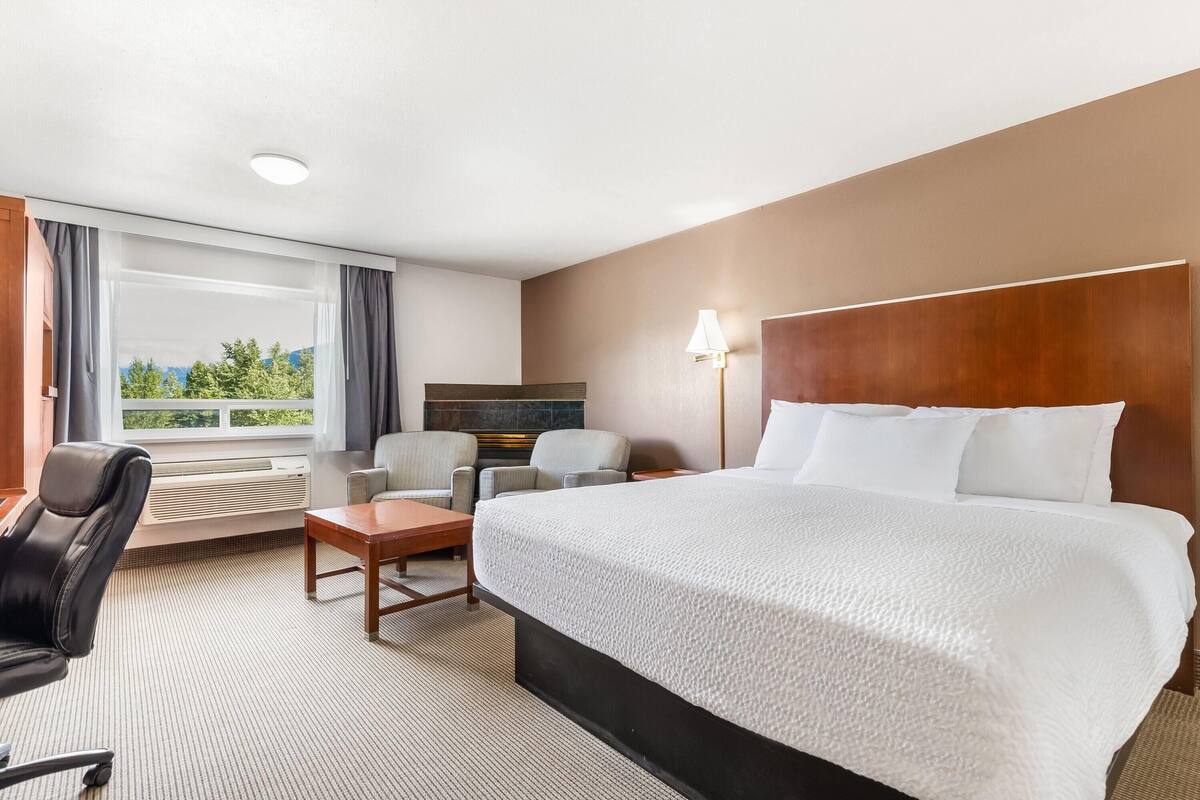 Deluxe Room, 1 King Bed, Non Smoking