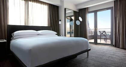New York Marriott at the Brooklyn Bridge