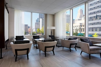 Hotel Exterior at New York Marriott at the Brooklyn Bridge
