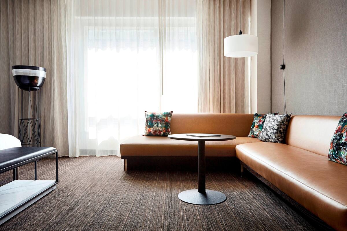 Executive Room, 1 Katil Raja (King) | Peralatan tempat tidur premium, tilam berlapik, peti besi dalam bilik 