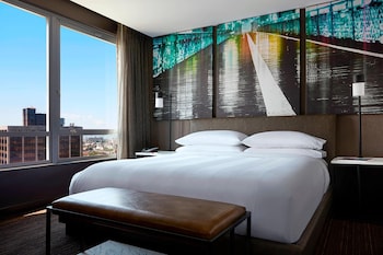 Suite, 1 King Bed with Sofa bed, City View | Premium bedding, pillowtop beds, in-room safe, individually furnished at New York Marriott at the Brooklyn Bridge