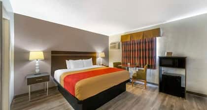 Fort Lauderdale Gardens Inn & Suites