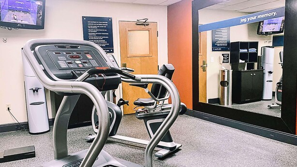 Fitness facility - Hampton Inn Darien I-95 (Darien)