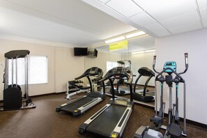 Fitness facility - La Quinta Inn & Suites by Wyndham Jacksonville Butler Blvd (Jacksonville)