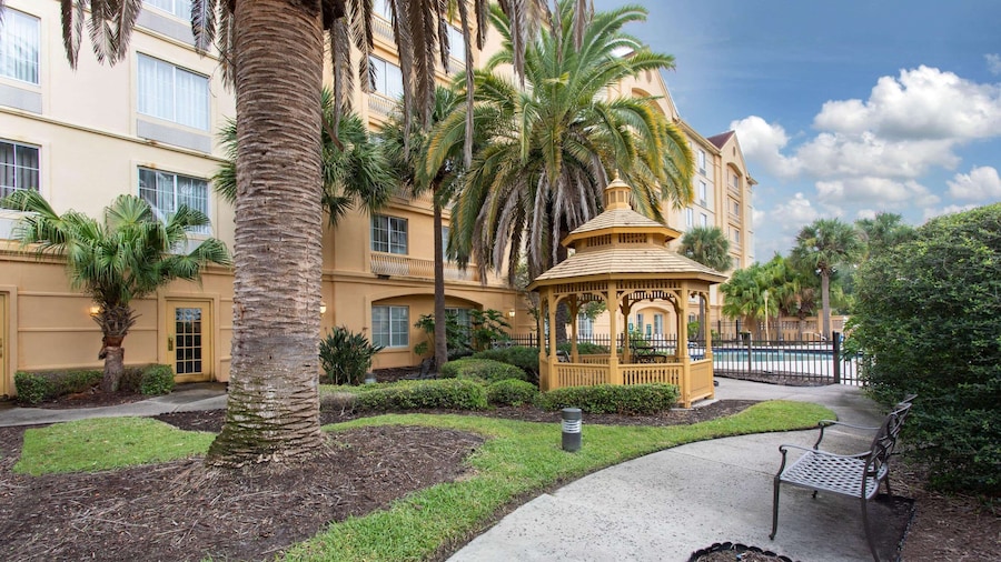 La Quinta Inn & Suites by Wyndham Jacksonville Butler Blvd