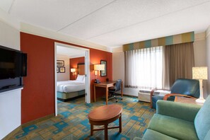 Pillow-top beds, desk, iron/ironing board, free cots/infant beds - La Quinta Inn & Suites by Wyndham Jacksonville Butler Blvd (Jacksonville)