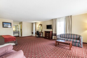 Desk, blackout drapes, iron/ironing board, free WiFi - Quality Inn Andalusia (Andalusia)