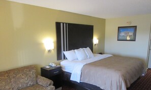 Desk, blackout curtains, iron/ironing board, free WiFi - Quality Inn Andalusia (Andalusia)