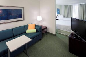 Desk, blackout curtains, iron/ironing board, free cots/infant beds - Springhill Suites By Marriott Overland Park (Overland Park)