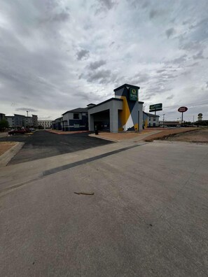 Exterior - Quality Inn Midland South (Midland)